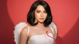 Free Naked KellyHolly