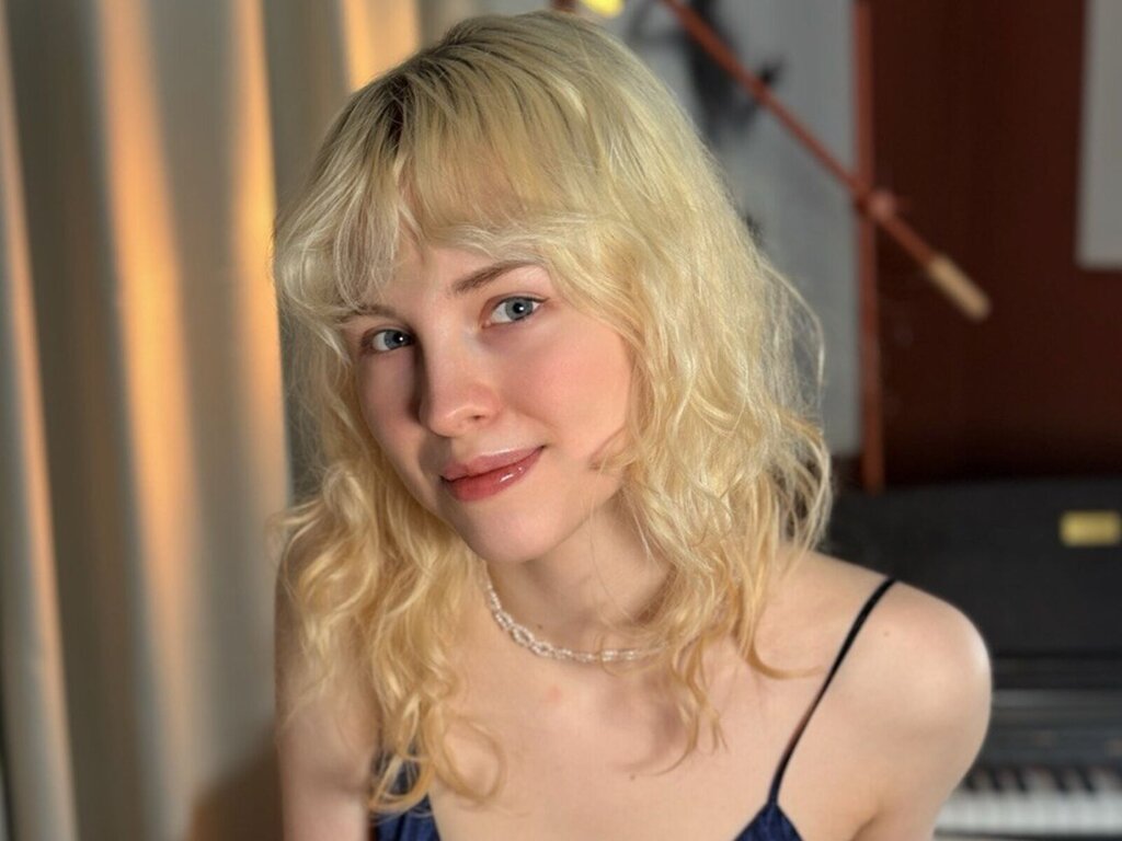 Free Naked HannahHollis